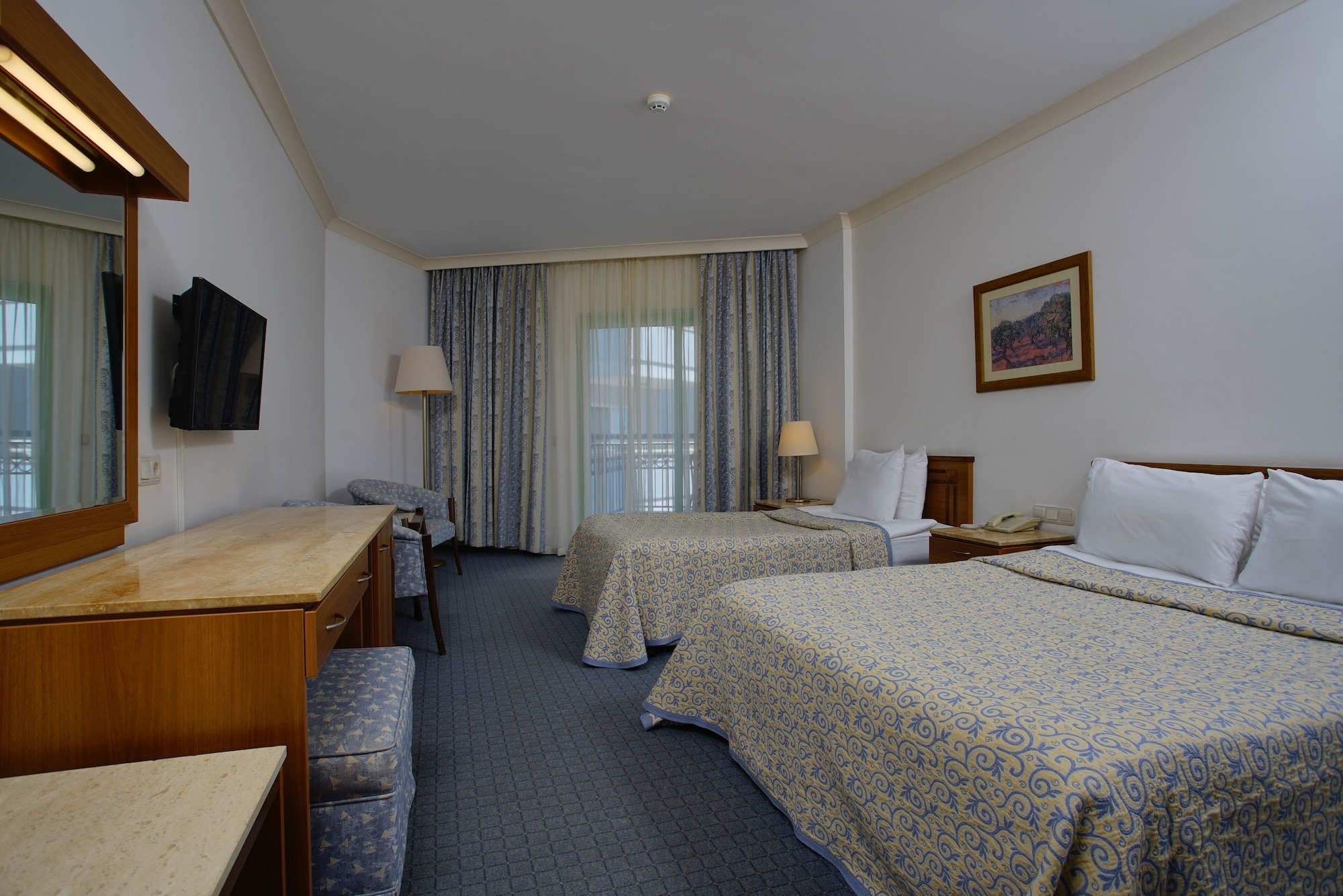 هتل پر دلتا آلانیا